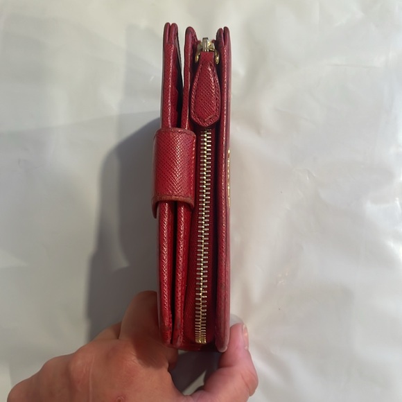 PRADA Saffiano Fuoco wallet *AUTHENTIC** RED - Picture 3 of 7